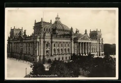 AK Berlin-Tiergarten, Ansicht des Reichstagsgebäudes