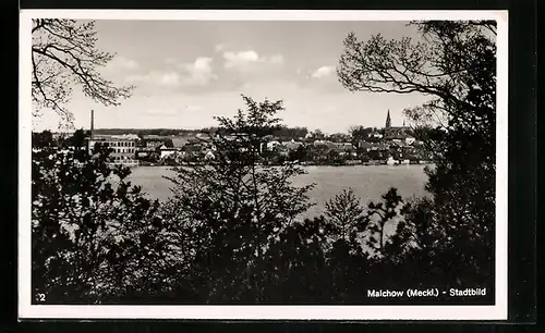 AK Malchow /Meckl., Flusspartie mit Blick zur Stadt