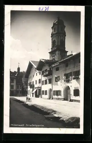 AK Mittenwald, Partie im Ortskern mit Blick zur Kirche