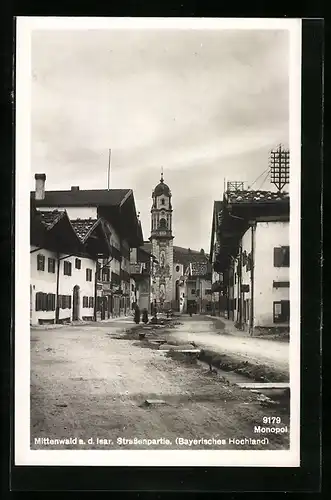 AK Mittenwald, Strassenpartie mit Kirche
