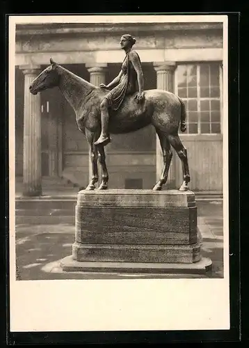 AK Berlin, Louis Tuaillon Amazone zu Pferde aus Bronze