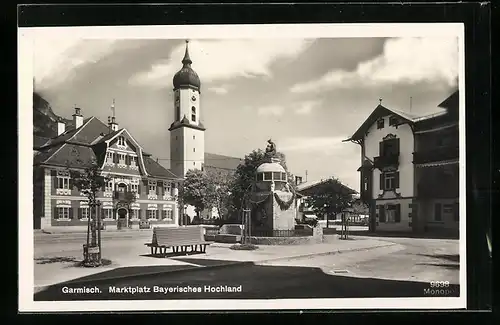 AK Garmisch, Marktplatz Bayerisches Hochland mit Denkmal