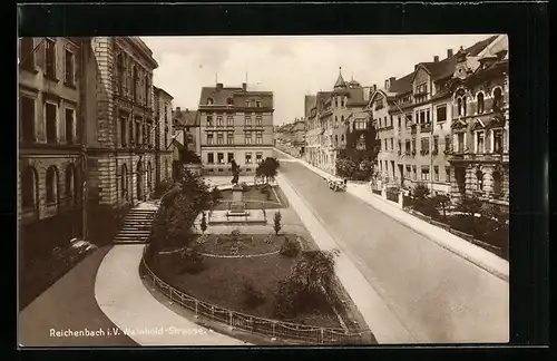 AK Reichenbach i. V., Weinhold-Strasse mit Denkmal