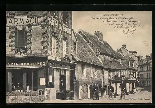 AK Pont-L`Évêque, Vieilles Maisons Place de l`Hotel-de-Ville