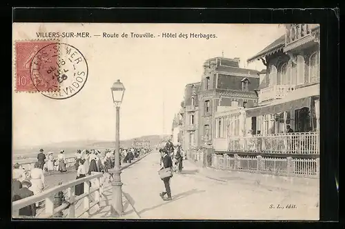 AK Villers-sur-Mer, Route de Trouville & Hôtel des Herbages