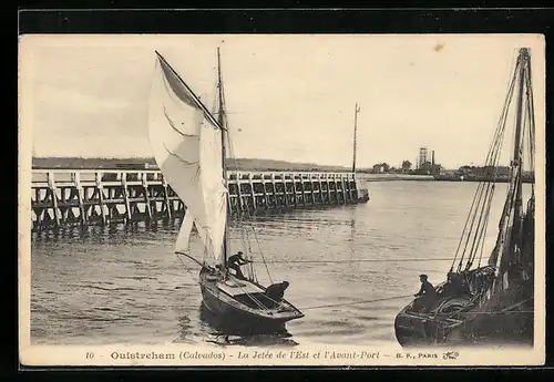 AK Ouistreham, La Jetée de l`Est et l`Avant-Port