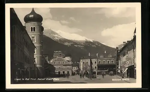 AK Lienz, Kaiser Josef Platz mit Passanten