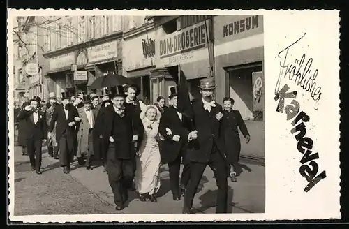 Foto-AK Erfurt, Faschingszug am Domplatz