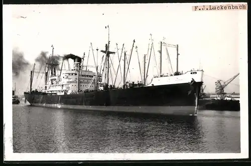 Fotografie Frachtschiff F.J. Luckenbach im Hafen