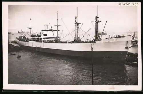 Fotografie Frachtschiff Benvorlich liegt im Hafen