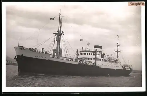 Fotografie Frachtschiff Memphis macht langsame Fahrt