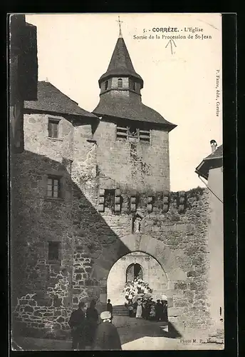 AK Corrèze, L`Eglise, Sortie de la Procession de St-Jean