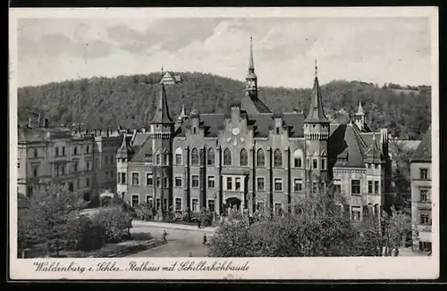 AK Waldenburg i. Schles., Rathaus mit Schillerhöhbaude