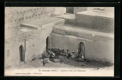 AK Oudjda, Interieur d`une cour Marocaine