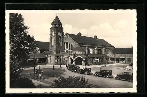 AK Giessen, Bahnhof mit parkenden Autos