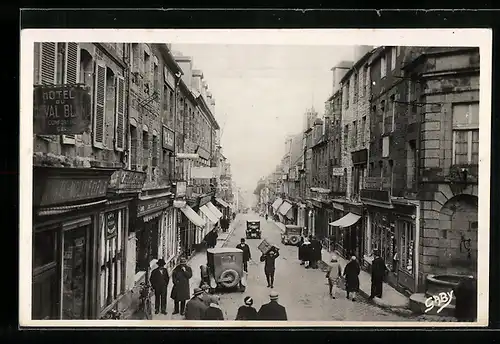 AK Vire, Rue du Calvados, Strassenpartie