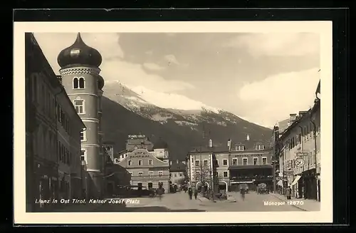 AK Lienz, Kaiser Josef Platz mit Passanten