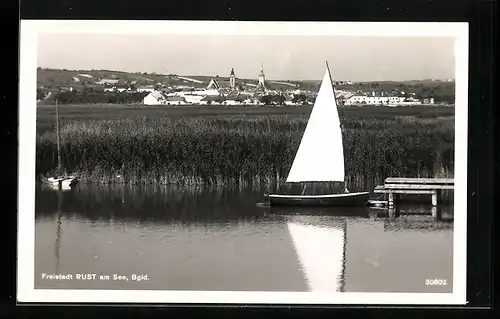 AK Rust am See, Uferpartie und Segelboot