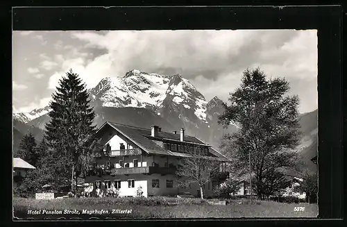 AK Mayrhofen /Zillertal, Hotel Pension Strolz vor Bergkulissse