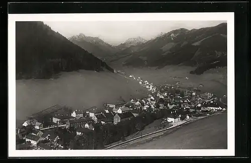 AK Vordernberg, Gesamtansicht mit Bahnschienen aus der Vogelschau