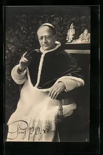 AK Papst Pius XI. in einem Sessel sitzend