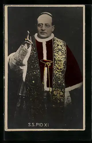 AK Portrait von Papst Pius XI. mit segnender Hand