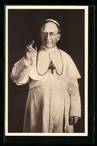 AK Rom, Papst Pius XI. mit segnender Hand