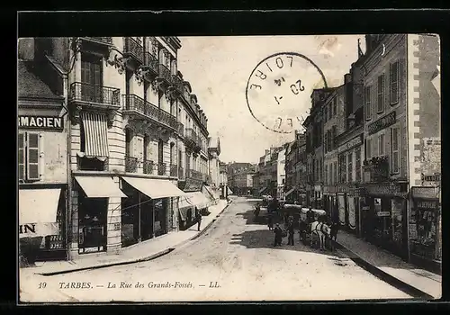 AK Tarbes, La Rue des Grands-Fossés, Strassenpartie