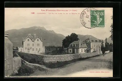 AK Siradan, Le Pic de Gars vu de la Route de Siraden