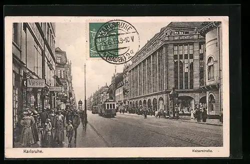 AK Karlsruhe, Strassenbahn und Geschäfte in der Kaiserstrasse