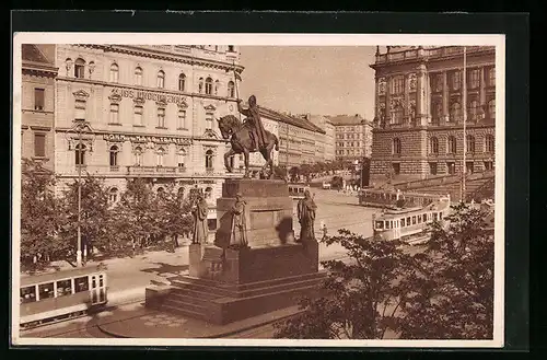 AK Prag, Strassenbahnen und Denkmal am Wenzelsplatz