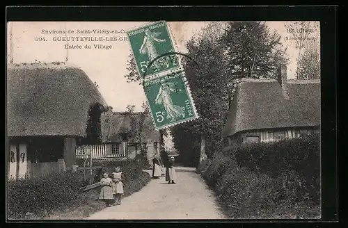 AK Gueutteville-les-Grès, Entrée du Village