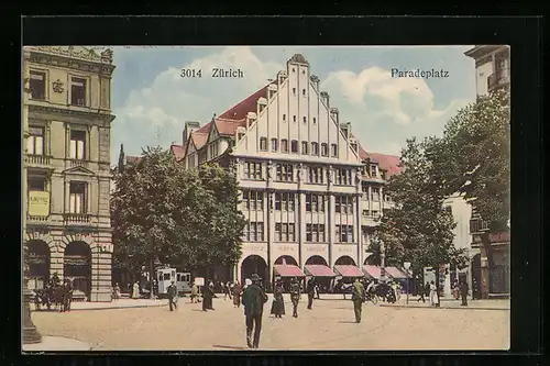 AK Zürich, Paradeplatz mit Passanten