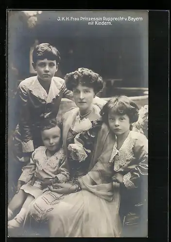 AK Frau Prinzessin Kronprinz Rupprecht von Bayern mit ihren Kindern