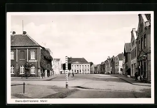 AK Esens /Ostfriesland, Markt mit Geschäften