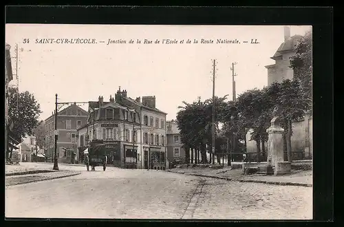 AK Saint-Cyr-l`École, Jonction de la Rue de l`Ecole et de la Route Nationale