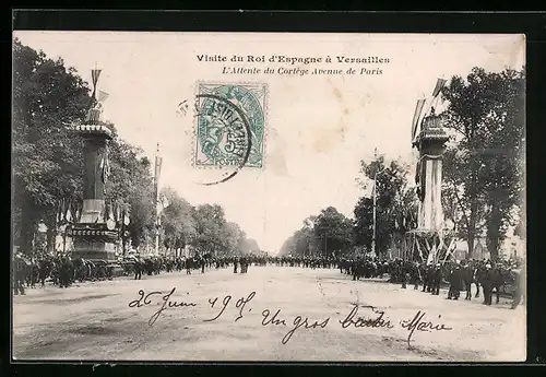 AK Versailles, Visite du Roi d`Espagne, L`Attente du Cortège Avenue de Paris