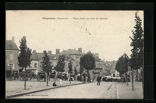 AK Mayenne, Place Juhel un jour de Marché