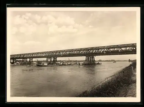 AK Karlsruhe, Rheinbrücke mit Dampfer