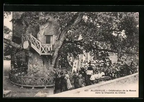 AK Allouville, Cèlèbration de la Messe dans la Chapelle du Chene