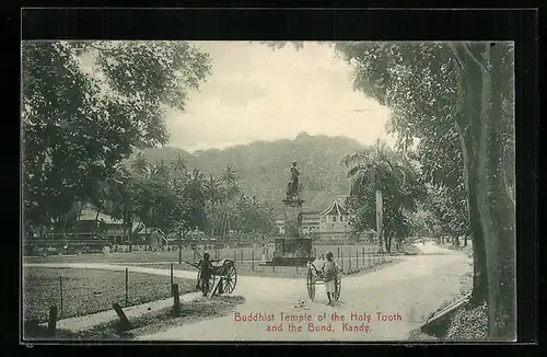 AK Kandy, Buddhist Temple of the Holy Tooth and the Bund