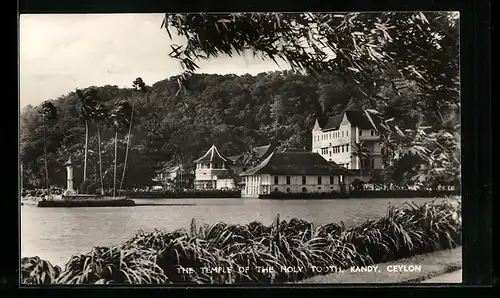 AK Kandy, The Temple of the Holy Tooth