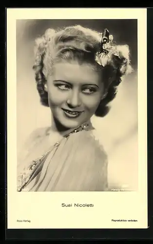 AK Schauspielerin Susi Nicoletti, portraitiert mit Schleife im Haar