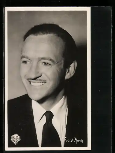 AK Schauspieler David Niven mit breitem Lächeln