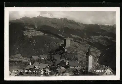 AK Bad Ladis /Oberinntal, Ortsansicht mit Burg aus der Vogelschau