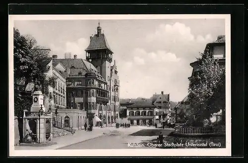 AK Kufstein, Oberer Stadtplatz mit Denkmal