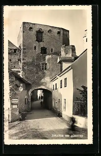 AK Dürnstein a. Donau, Strassenpartie am Stadttor