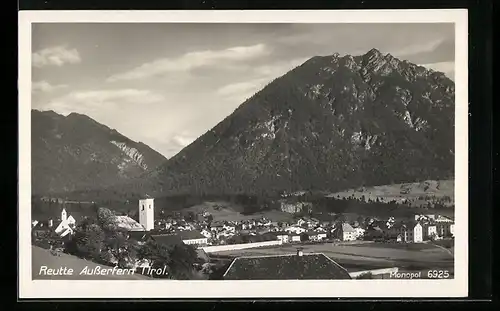 AK Reutte-Ausserfern, Teilansicht mit Kirche