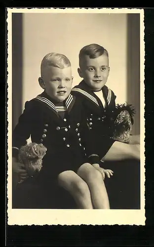 AK Zwei Buben in Matrosendress, Kinder Kriegspropaganda