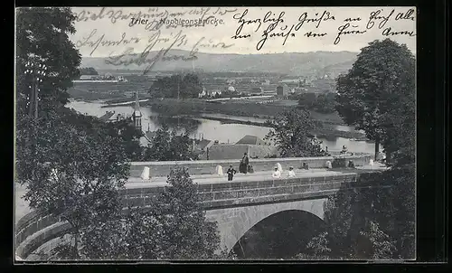 AK Trier, Damen auf der Napoleonsbrücke